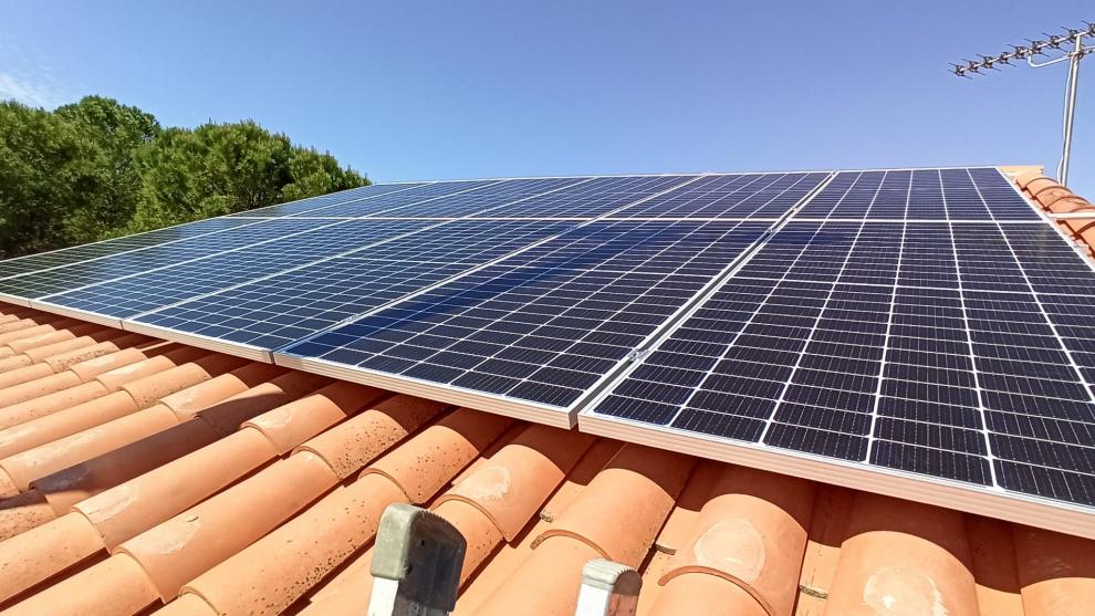 La Comunitat energètica d'Olost i Santa Creu rep una subvenció de 171.480,66€